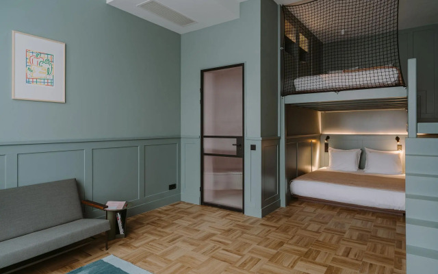 Supernova Hotel