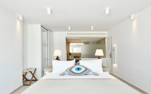 Manoulas Beach Mykonos Resort