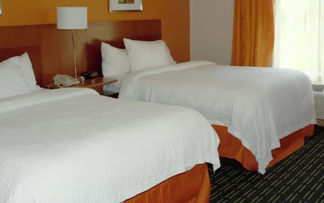 Fairfield Inn & Suites Fairmont