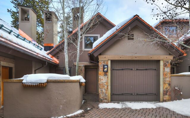 Luxurious 3 Bedroom/4 Bath Townhome- Beaver Creek Ski-in/out Townhouse by RedAwning