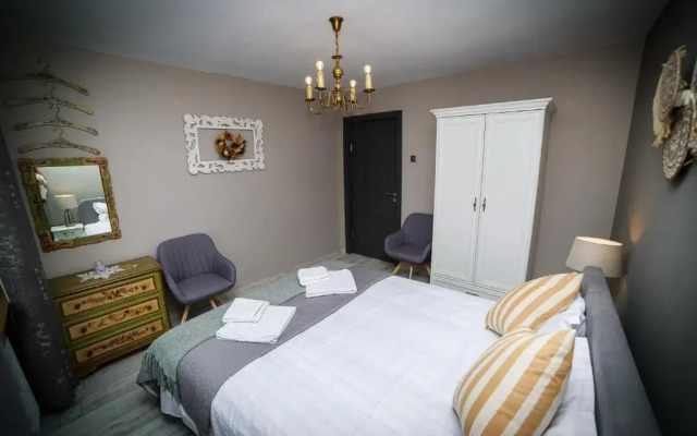 Exquisite 3 room apartment in the heart of thetown