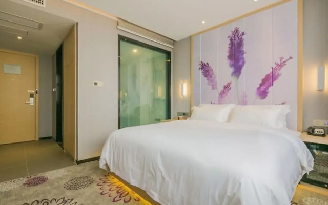 Lavande Hotel Wuhan Wusheng Road