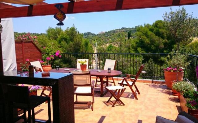 Cozy Apartment in Acropolis With Roof Garden