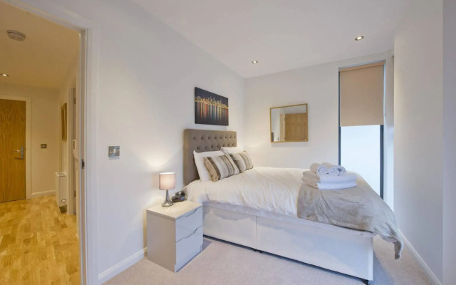 London Bridge – Tooley St by Viridian Apartments