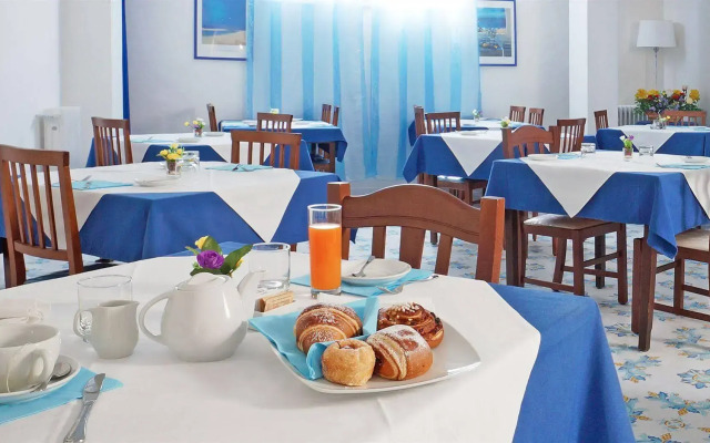 Iris Hotel