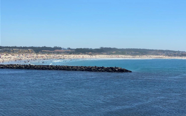 Cozy Beach Front with Rooftop