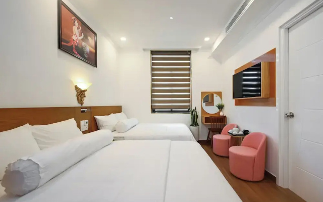 Ly Ly Hotel 2