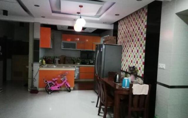 Nanning Deluxe 3+1 Family Apartment