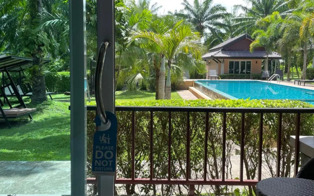 Palm Kiri Resort