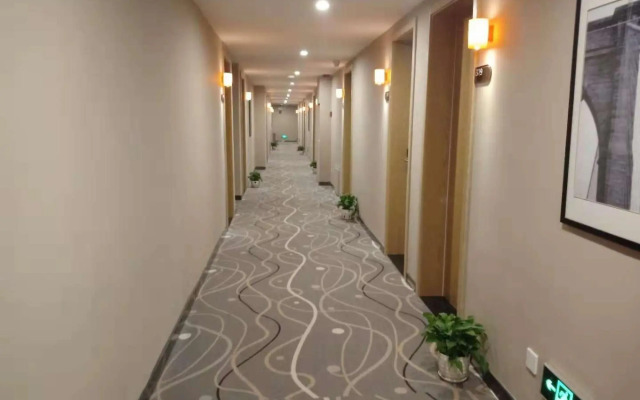 7 Days Premium Hotel (She County Longshan Avenue Beiguan Primary School)