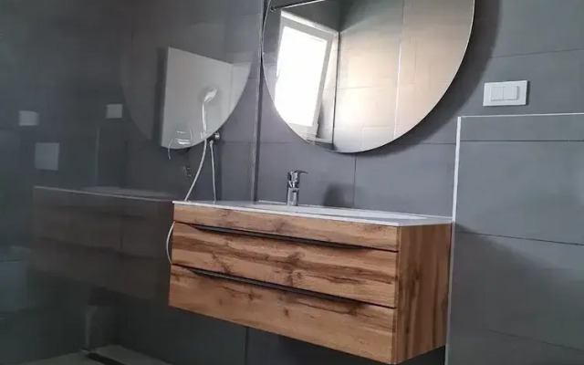 Exclusive Seafront Suites with hot tub