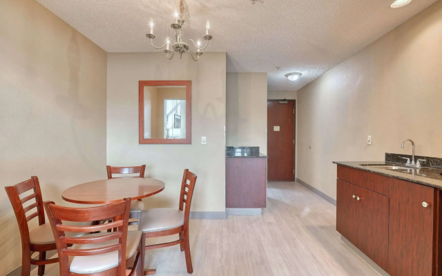 Comfort Suites Madison West - Middleton