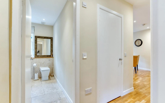 The Gloucester Lane Residence