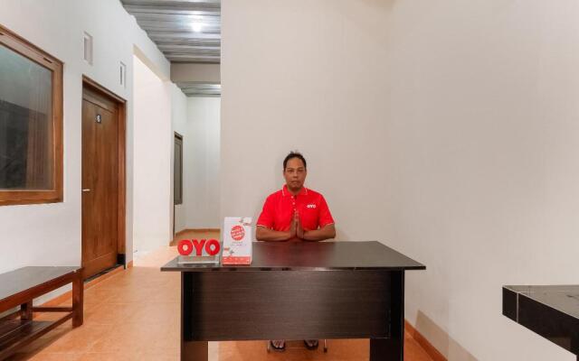 OYO 90045 Annafi Apartel