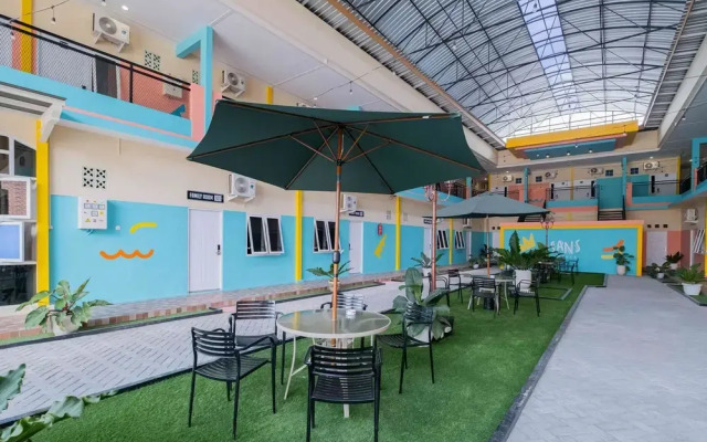 Sans WM Hotel Blitar