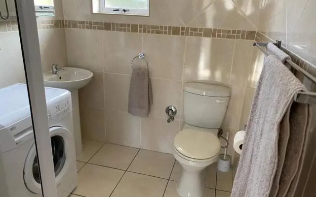 Uvongo Chalets 12