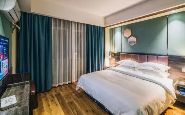 Hemey Hotel (Guigang Wanda Plaza)