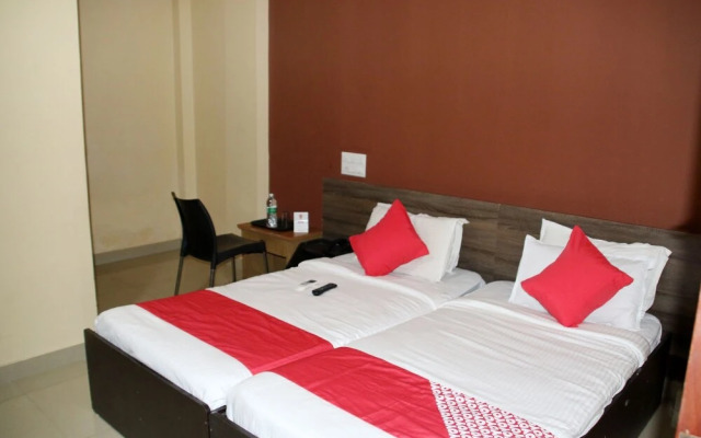 OYO 23423 Hotel Malabar Palace