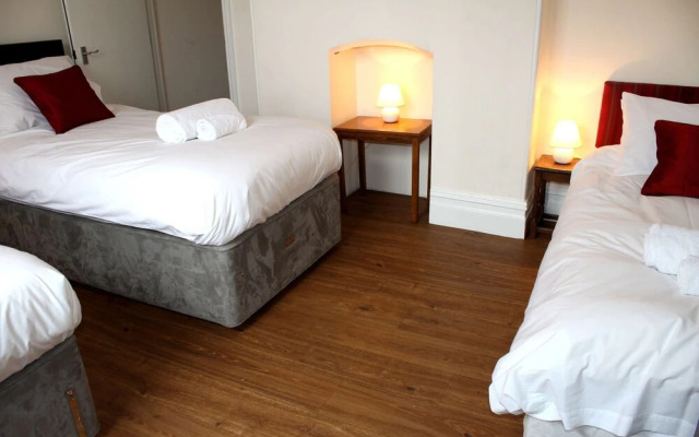 Cotswolds Valley Accommodation-Excl Prop