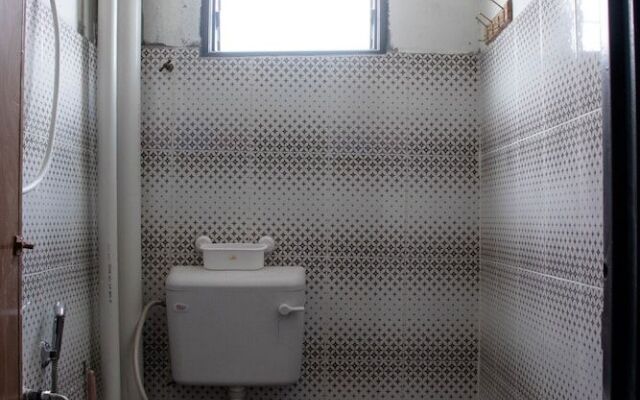 OYO 90206 Parkland Residence Condominium