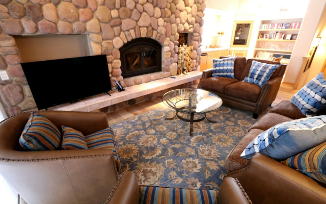 Mammoth West #137 Condo