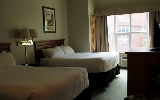 Waterton Lakes Lodge Resort