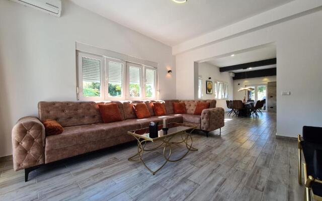 House Plavi 2130