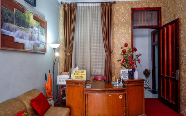 RedDoorz At Golden Inn Tugu Yogyakarta