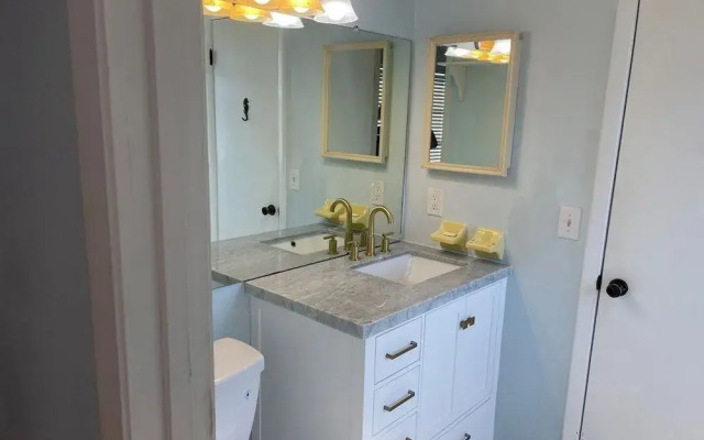 Spring Break 3 Bedroom Home by Redawning