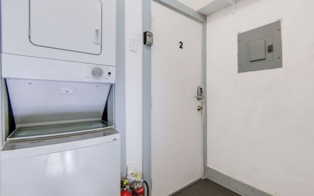 Cozy South Beach 1BR Apt Near Beach and Ocean Drive