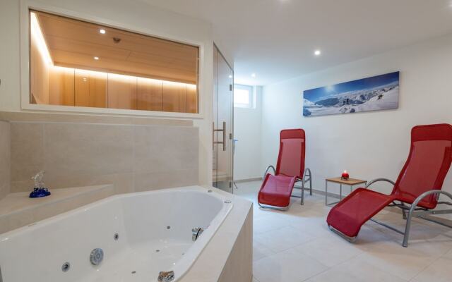 Opulent Holiday Home in Piesendorf with Sauna & Hot Tub