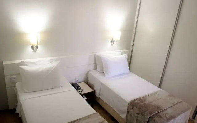Flat Oeste La Residence