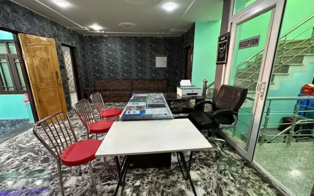 Goroomgo Hotel Zulfikar Srinagar