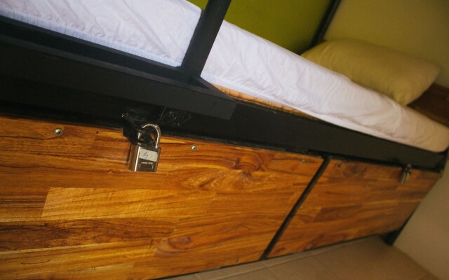 tropic hostel and restaurant