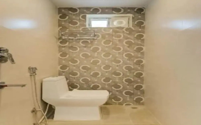 OYO 27844 Seven A Luxury Hotel