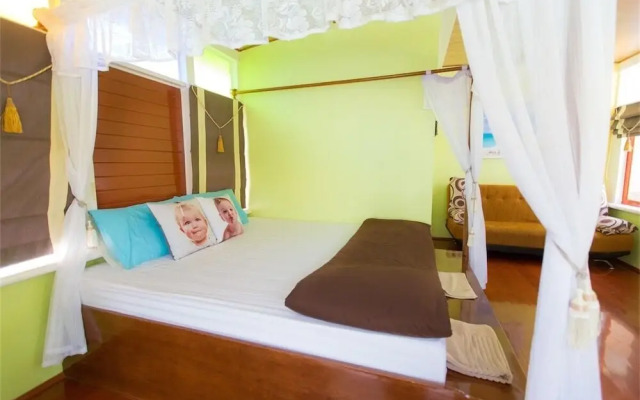 De Lunar Resort Koh Larn