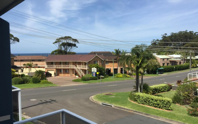 Mollymook Aquarius Apartments