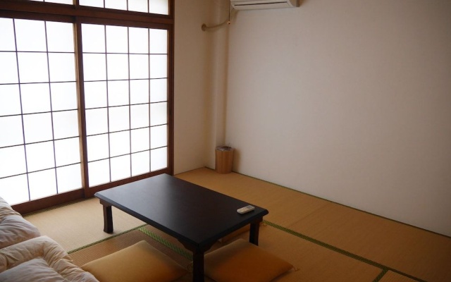 J-Hoppers Lake Biwa Guesthouse – Guest Rooms – Otsu