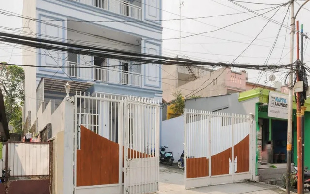 RedDoorz near Stasiun Palmerah