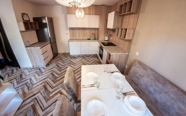 Bright 1BDR Apartment with a Balcony