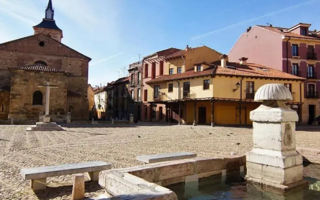 Pensión Sandoval by gaiarooms