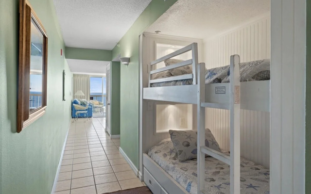 Pelican Beach 2008 1 Bedroom Condo