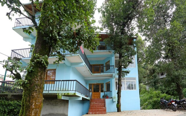 OYO 16895 Holiday Homes