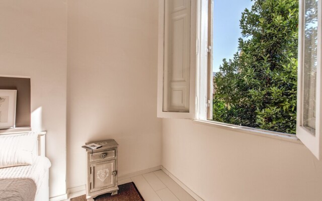 Aweshome - Spagna White Fair Loft