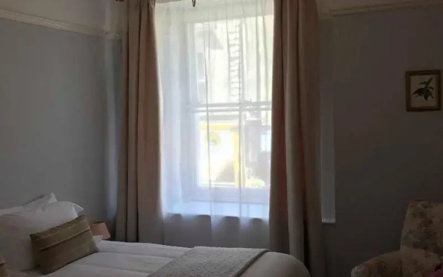 8 Owls B&B