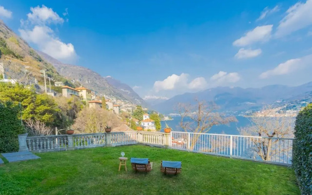 On the Lake - Private Garden Parking