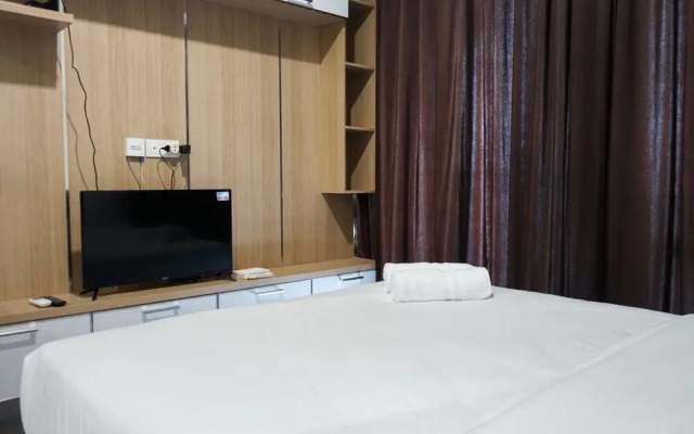 Peaceful Studio Apartment At Puri Mansion