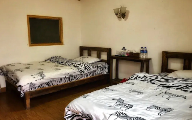 Tourist Courtyard Hotel