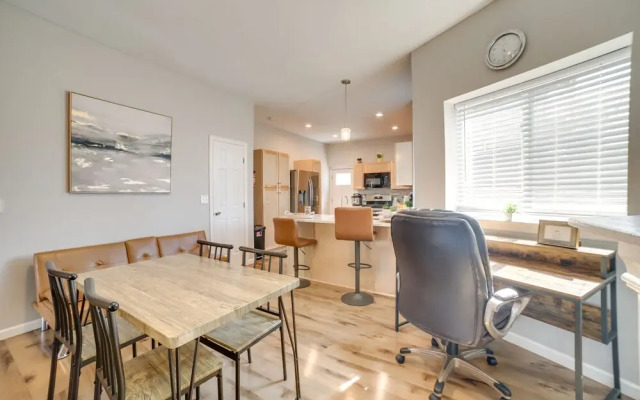 Pittsburgh Townhome: 1 Mi to Downtown