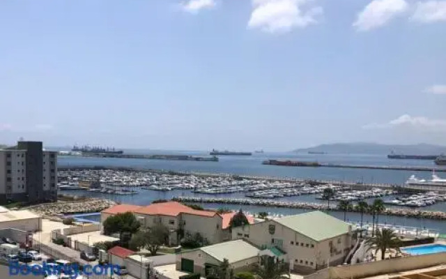 Westone Suite710-hosted by Sweetstay